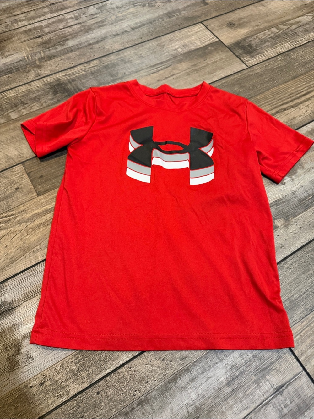 Under Armour Red Short Sleeve Logo Tee for Kids Size 7